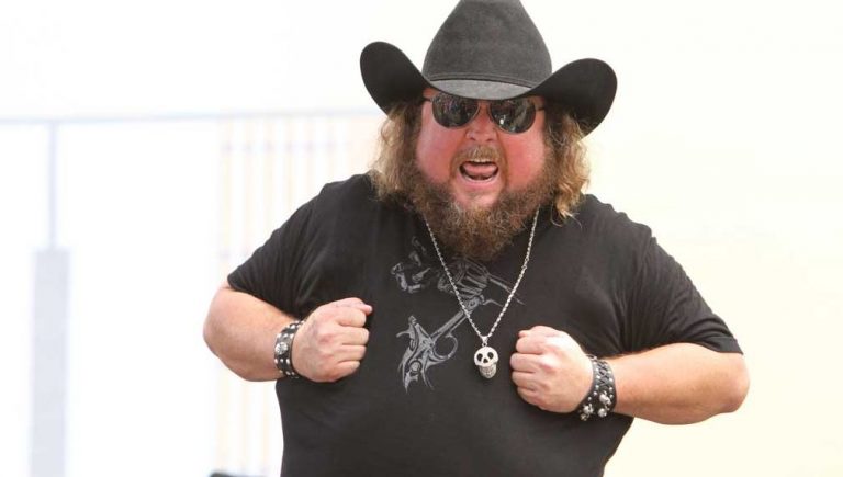 Colt ford working on